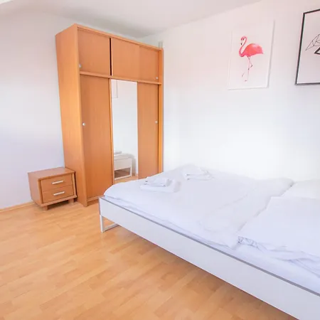 Podwale Str Large Flat In The Heart Of Old Town